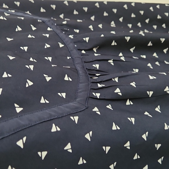 Tommy Hilfiger - Picture 2 of 11